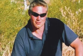 Я проснулся голым в могиле посреди пустыни и 71 день питался пиявками