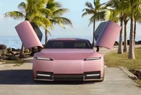 Jaguar уволил дизайнера, создавшего странный концепт Type 00