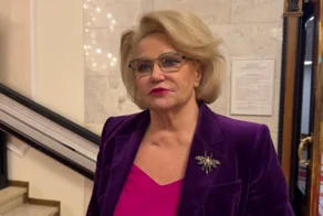 "Кто-то возомнил себя элиткой": Нина Останина выступила против участия Ларисы Долиной в круглом столе в Госдуме