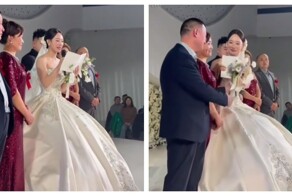 Невеста подарила отцу свадебный букет