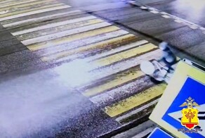 Пытался проехать по пешеходному переходу на велосипеде