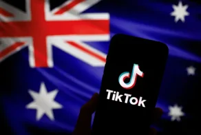 Австралия первой в мире ввела запрет на соцсети для детей до 16 лет