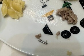 Москвичка обнаружила кусок металла в пельменях