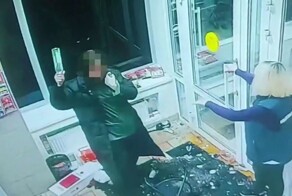 Буйная посетительница магазина в Санкт-Петербурге