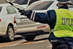 Из двух полос поворот налево в одну полосу, кто обязан уступить дорогу, а кто имеет право проехать первым. Реальная судебная практика