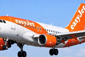 Британцы провезли умершую бабушку на борт самолёта и попытались выдать её за спящую