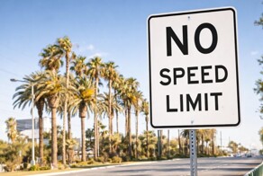 США хотят сделать дороги без ограничений скорости