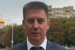 Депутата из Тольятти лишили поста в гордуме после скандала с родами жены в Чили