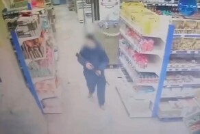 Мужчина открыл стрельбу из автомата в донецком супермаркете