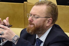 «iPhone — для лохушек и лохов»: Милонов дал совет родителям, чьи дети просят купить дорогой телефон