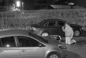 Водитель скутера жестко упал лицом вниз после столкновения с автомобилем