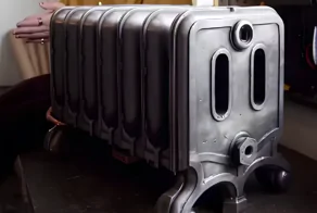 Парень собрал ПК внутри батареи