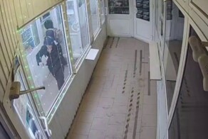 Подросток бросил петарду в продавца