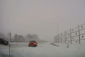 Похоже, грузовик на дорогу вообще не смотрел