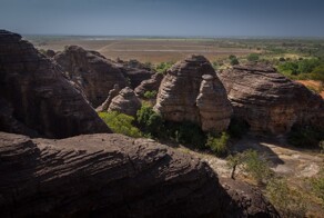 Каменные стражи Фабедугу - застывшие во времени  древние дюны