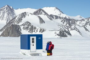 Мужчина показал, как выглядит обычный туалет в Антарктиде