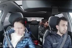 Женщина попыталась выпрыгнуть на ходу из такси в тоннеле