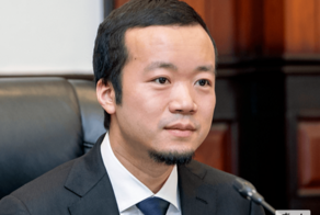 Закат крипто-императора: "Великий комбинатор" променял корону Камбоджи на камеру в Пекине