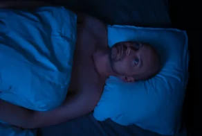 «В этом есть доля правды»: пользователи обсуждают, может ли час сна с 19:00 до 20:00 быть равен семи часам отдыха