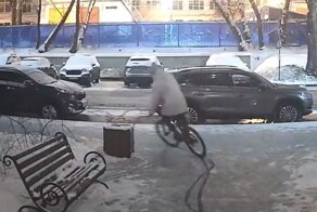 Картавый воришка украл велосипед из подъезда дома в Москве