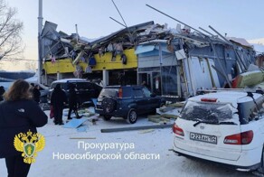 В Новосибирске обрушилась крыша торгового центра
