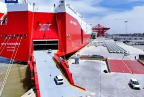 Поставки автомобилей из Китая в Россию рухнули на 42 процента