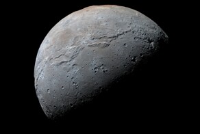 Харон — крупнейший спутник Плутона