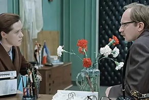 «В этом есть как плюсы, так и минусы»: пользователи обсуждают достоинства и недостатки служебного романа