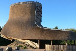 Гигантский датский ботинок, ставший символом дружбы