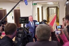 Володин объяснил запрет на съёмку в Госдуме заботой о психическом здоровье фоторепортёров