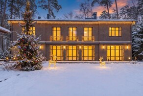 Стивен Сигал выставил на продажу свой особняк на Рублёвке