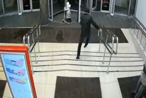 Мужчина ограбил ювелирный магазин в Санкт-Петербурге