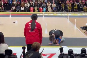 Японский волейболист оригинально извинился перед девушкой