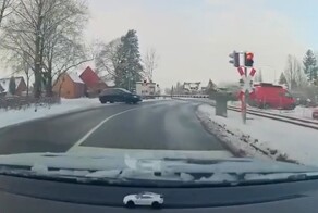 Встреча автомобиля с поездом в Германии