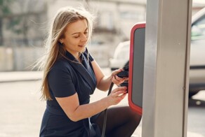 Быстро они сдались. Канада отказывается от требования по электрификации автопарка