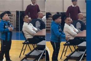 Мальчик горячо поддержал брата на поединке