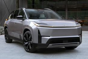 Toyota показала новый Highlander - теперь это электромобиль