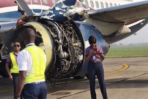 +1 фобия в копилку: в Нигерии Boeing 737 лишился обшивки двигателя прямо в полете