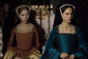 Проверка гардеробом: 8 высокобюджетных исторических фильмов, создатели которых перемудрили с костюмами, аксессуарами и образами