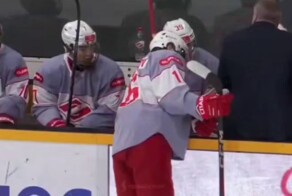 Провокационная надпись появилась рядом с фамилией хоккеиста во время трансляции