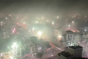 Фейерверки во вьетнамском городе Тханьхоа