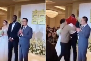 Во время свадьбы в Китае младший брат невесты облил жениха красной краской в знак протеста