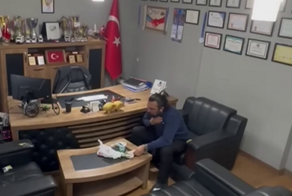 Турок спас себя от удушья, применив приём Геймлиха