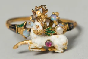 От пещерного медведя до короны герцогини: 18 артефактов, в которых оживает история