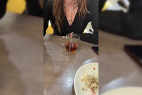 Он благодарит Вселенную за неё, она объясняет, чем особенная