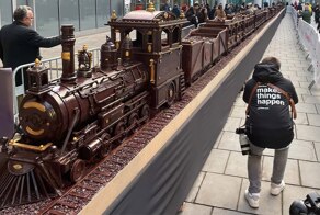 Самая длинная в мире шоколадная скульптура