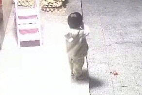 В Китае ребёнок засунул петарду в рот