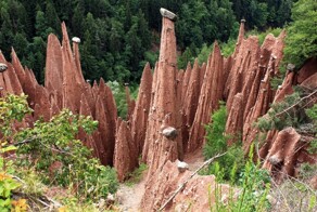 Стражи каменного века: как рождаются пирамиды в Южном Тироле