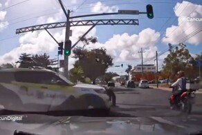 "Мотоциклист подрезал полицию"