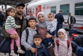 Суд ЕАЭС постановил, что семьи мигрантов не могут автоматически получать полисы ОМС в России